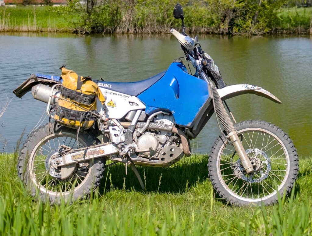 Foto-Articolo-Vigevano-Monferrato-Suzuki-DRZ-400-es