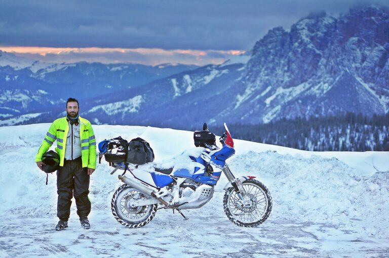 UomoMezzo Luca Nagini, 2015-02, Tendata in Quota, Motociclismo All travellers, Passo Valparola (BL), Honda XRV750 Africa Twin RD07