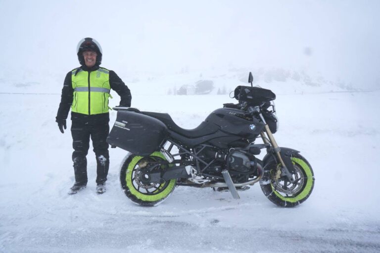 UomoMezzo Luca Fonio, 2016-02, Tendata in quota Motociclismo all Travellers, Passo del sempione, BMW R 1200 R