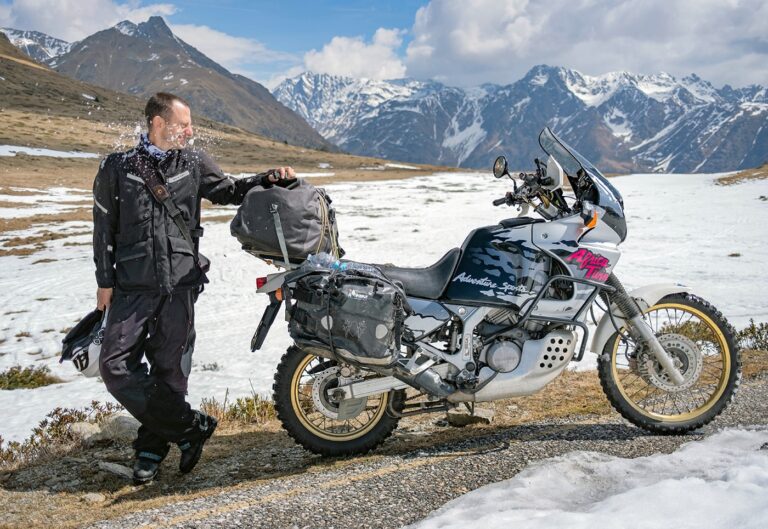 UomoMezzo di Carlo "Baypiss" Acquistapace, 2023-05, Fintentreffen, Colle Carette (SO), Honda NXR750 Africa Twin RD07A