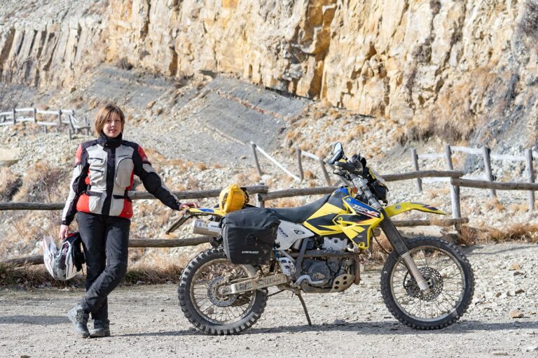 DonnaMezzo di Raffaella Cegna, 2020-01, Fintentreffen, Monte Caio (PR), Suzuki DR-Z400S
