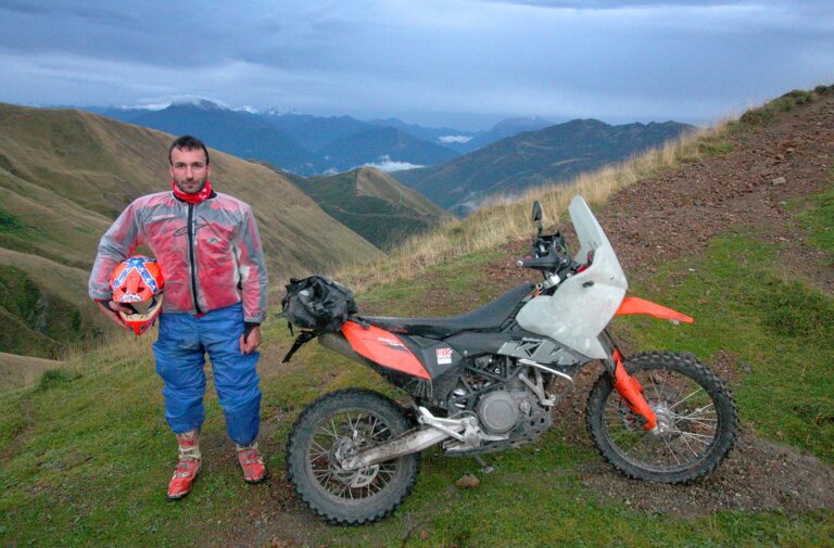 UomoMezzo di Luca Nagini, 2012-09, Passo San Iorio (CO), KTM 690 Enduro, il primo UomoMezzo