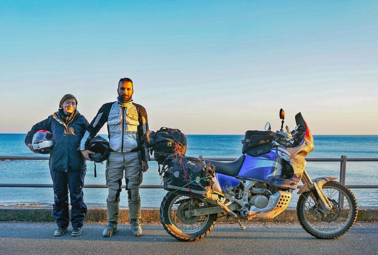 UomoMezzo Luca Nagini, 2015-03, Tragedy Tornant Training, Varazze (SV), Honda XRV750 Africa Twin RD07, con Maria Pasqualino di Marineo