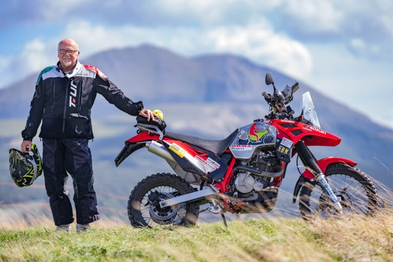 UomoMezzo Pietro Vitale, 2023-10, Monte Petrano (PU), Suzuki DR750S