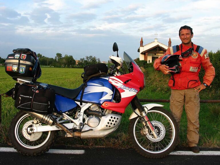 UomoMezzo di Stefano Carnelli, 2006-08, Assago (MI), Honda XRV750 Africa Twin RD07