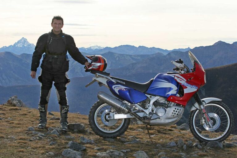 UomoMezzo di Stefano Carnelli, 2006-10, Colle del Colombardo (TO), Honda XRV750 Africa Twin RD07