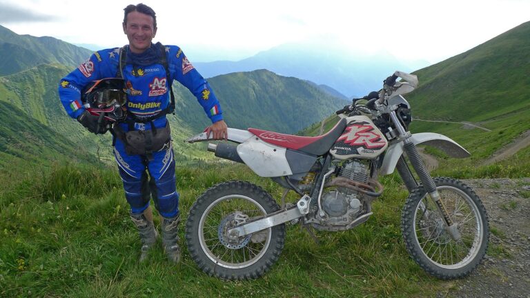 UomoMezzo di Stefano Carnelli, 2009-07, Cavalcata Alpi Carniche, Rifugio Marinelli (UD), Honda XR400R