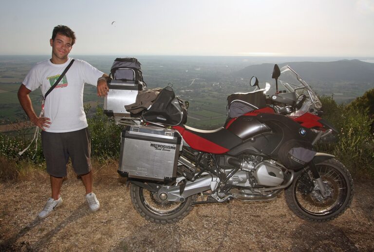 UomoMezzo di Fabio Meloni, 2009-07, Monte Pisano (PI-LU), BMW R 1200 GS Adventure