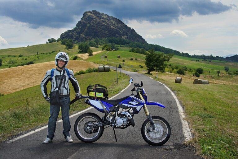 UomoMezzo di Fabio Meloni, 2011-06, Passo della Caldarola (PC), Sherco 50 SM-R