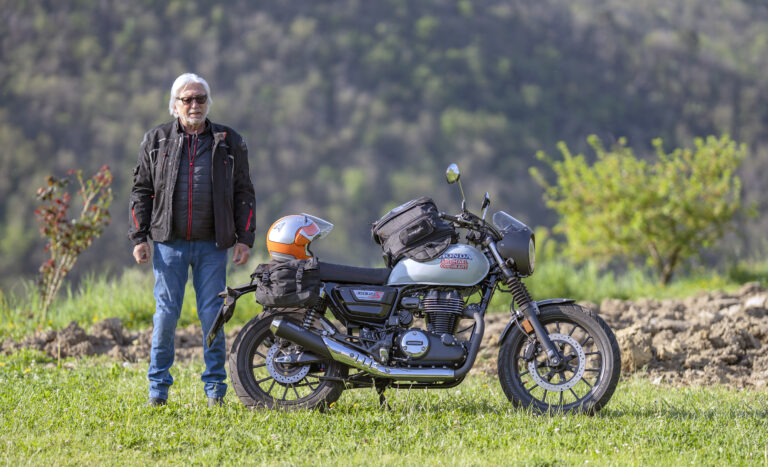 UomoMezzo di Marco Masetti, 2026-04, Iconica, Veppo (SP), Honda CG350