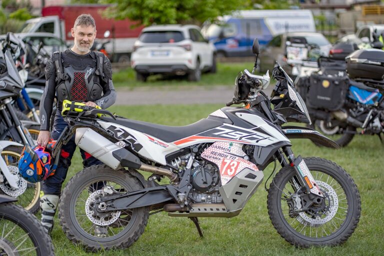 UomoMezzo di Alessandro Viganò, 2026-05, Bivacco Dakar, Rogni (BG), KTM 790 Adventure
