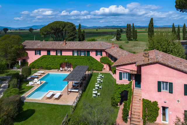 Il resort Le Versegge, a Braccagni (GR)