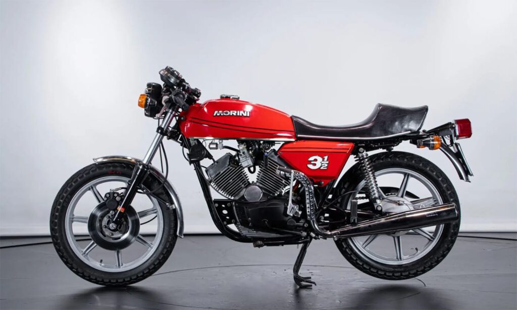 La Moto Morini Tre Mezzo Sport, con i suoi 39 CV, era considerata un punto d'arrivo.