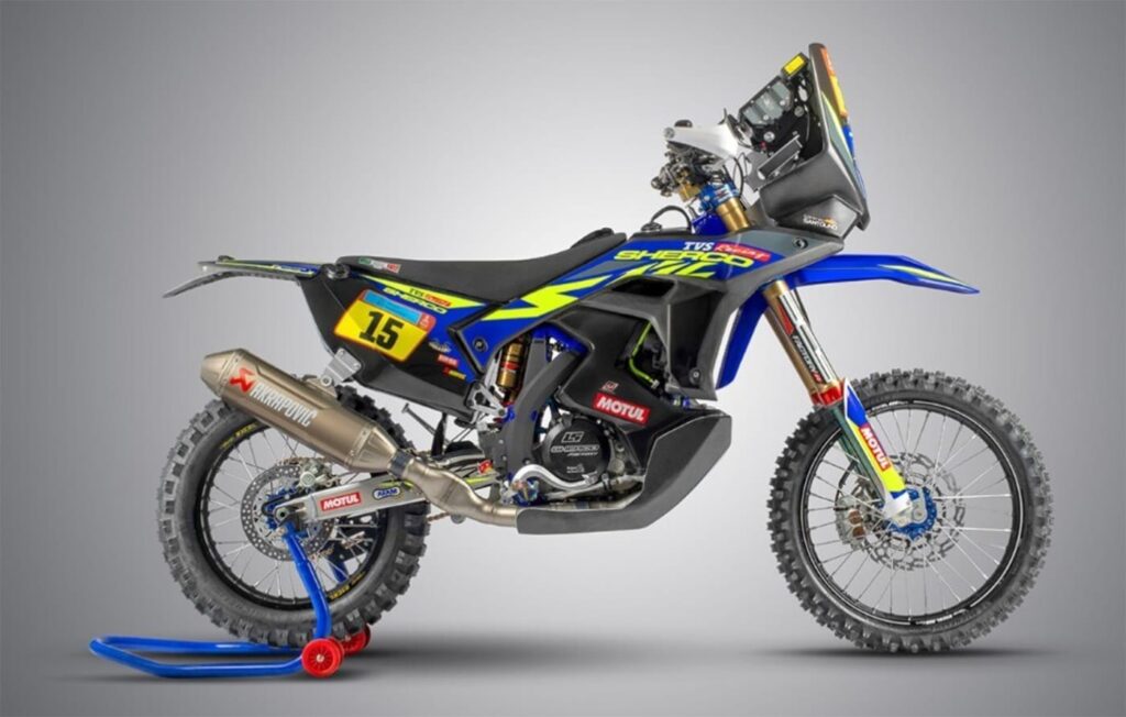 Non solo: dal 2015 collabora con Sherco per la realizzazione della 450 Rally che corre ogni anno alla Dakar. La RTX300 è figlia anche di questa esperienza. Questa è la versione che corse nel 2022.