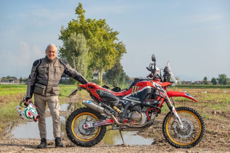 UomoMezzo di Edoardo Camera, 2026-09, Zuk Marathon, Barbata (CR), Honda NXR750 RD07 Rivale