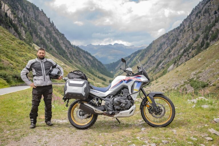 2026-08, salendo al Nufenenpass, Svizzera, Honda XL750V Transalp