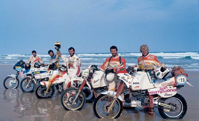UomoMezzo di Aldo Winkler, 1987-01, Dakar, Yamaha TT600, è il primo da destra, poi da sinistra ci sono Edi Orioli, Beppe Gualini, Franco Picco, Massimo Montebelli