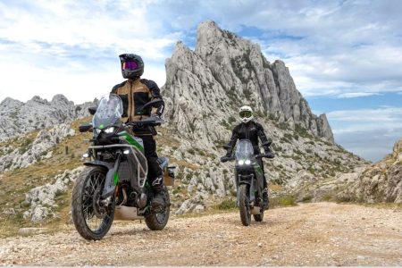 kawasaki-kle-650-apertura-strisciata