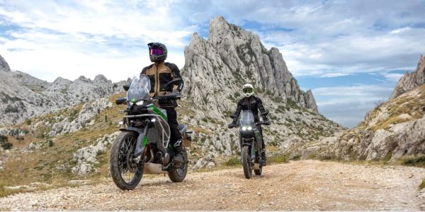 kawasaki-kle-650-apertura-strisciata